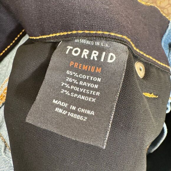 Torrid Bombshell Skinny Light Wash Premium Stretch Cropped Jeans Size 10 - Picture 6 of 7